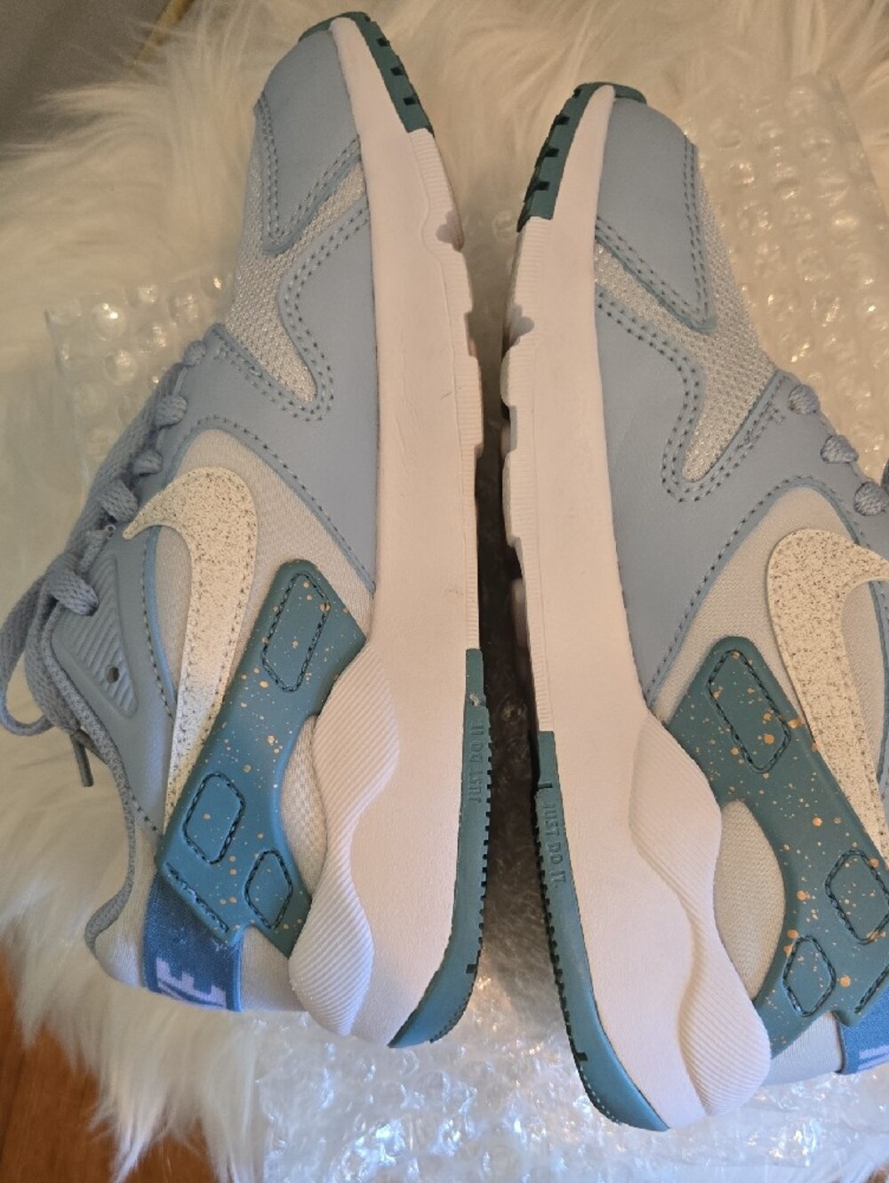 Nike Kids Light Blue and White Sneakers - Picture 6 of 10
